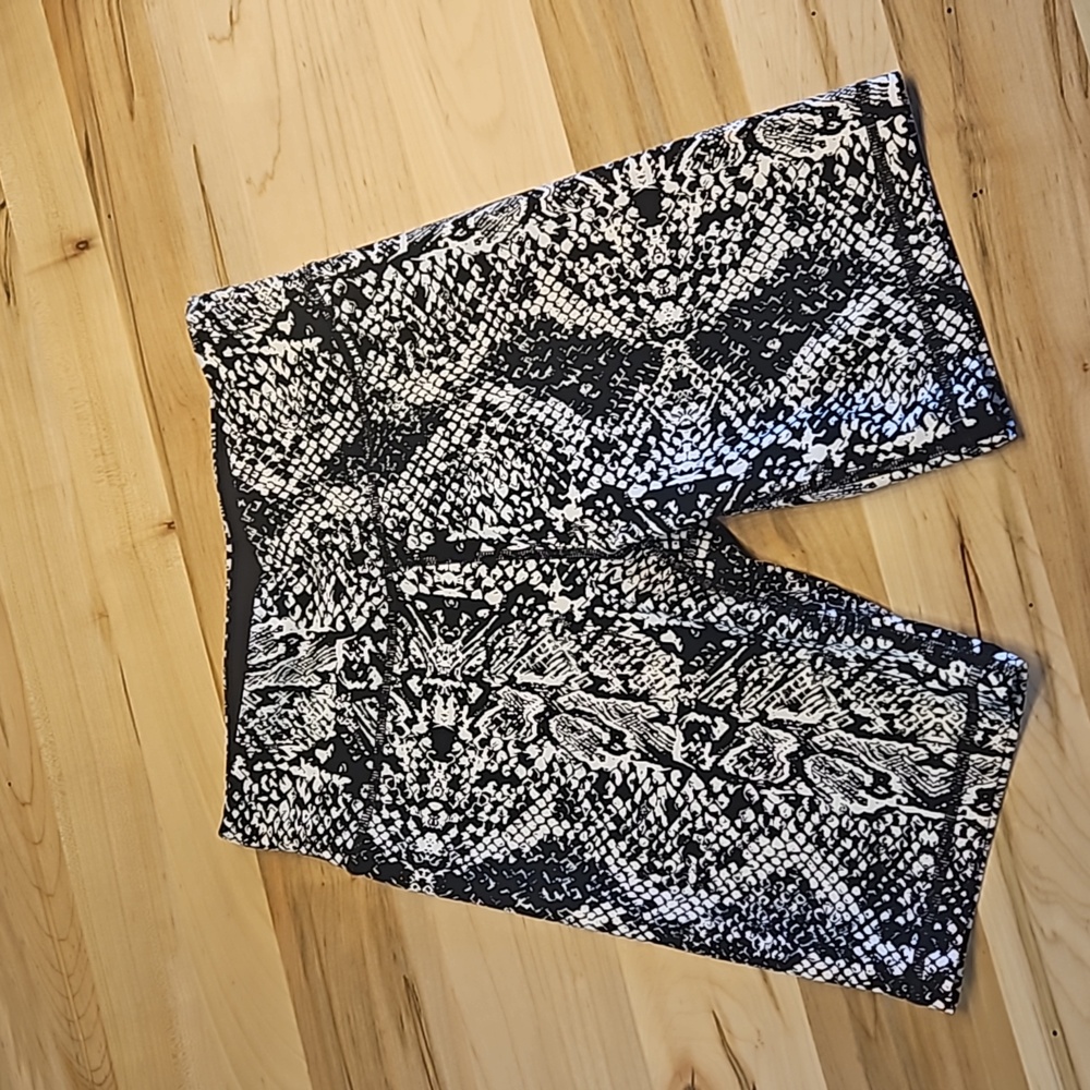 DKNY Shorts ,Size S